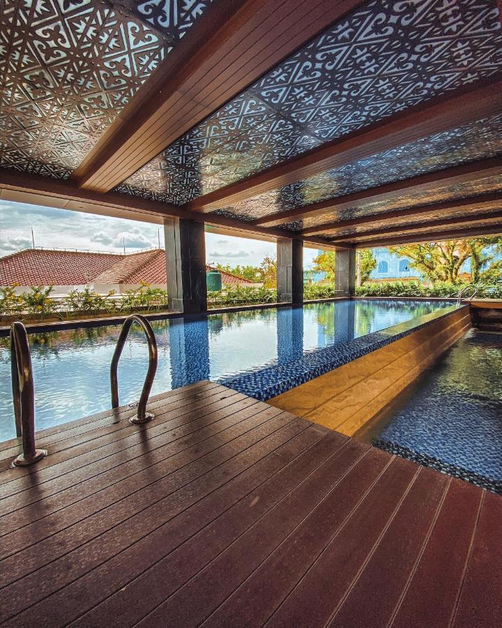 The Wahid Private Residences / Mike's